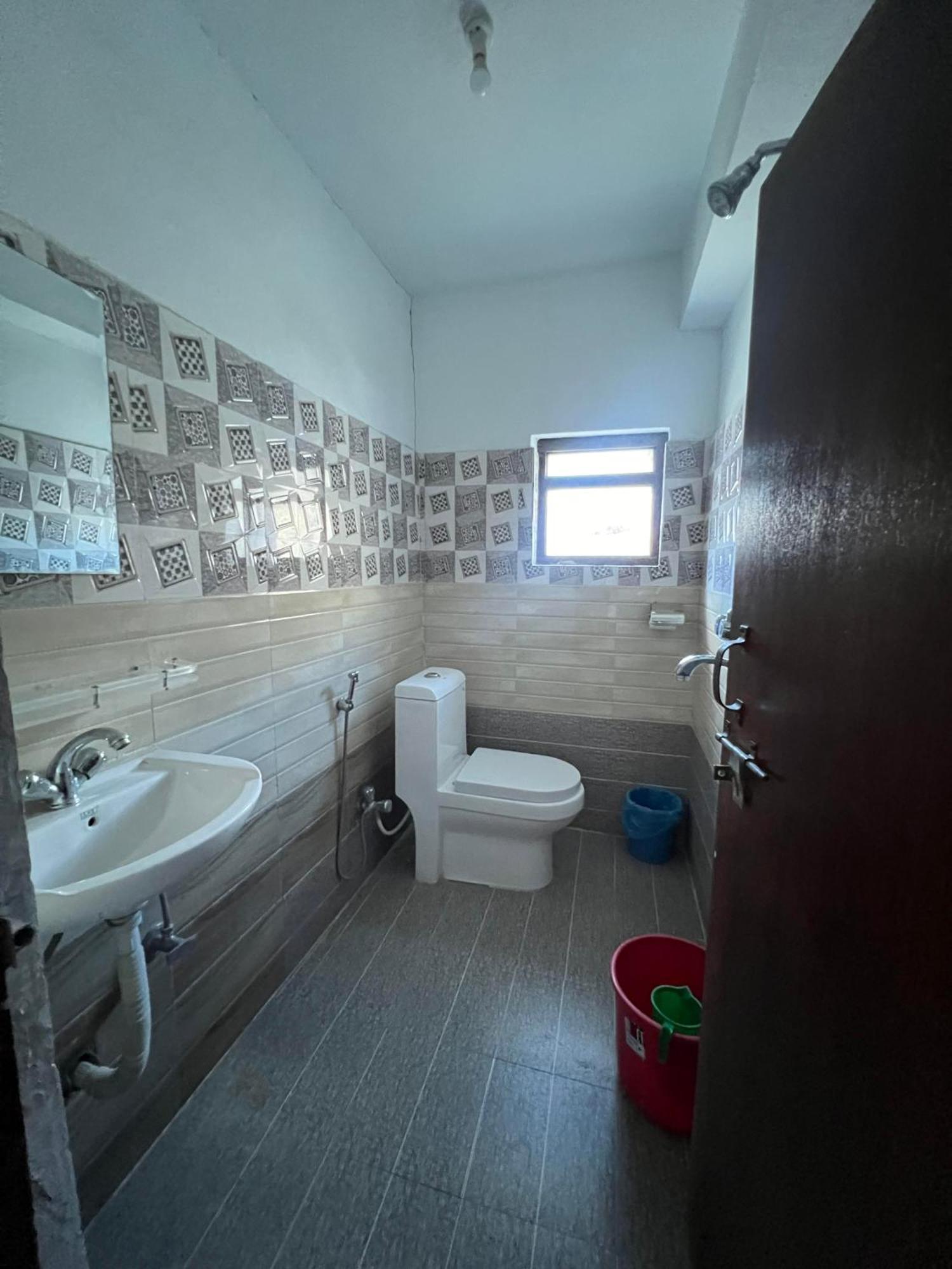 New Neeru Guest House ジョムソム エクステリア 写真