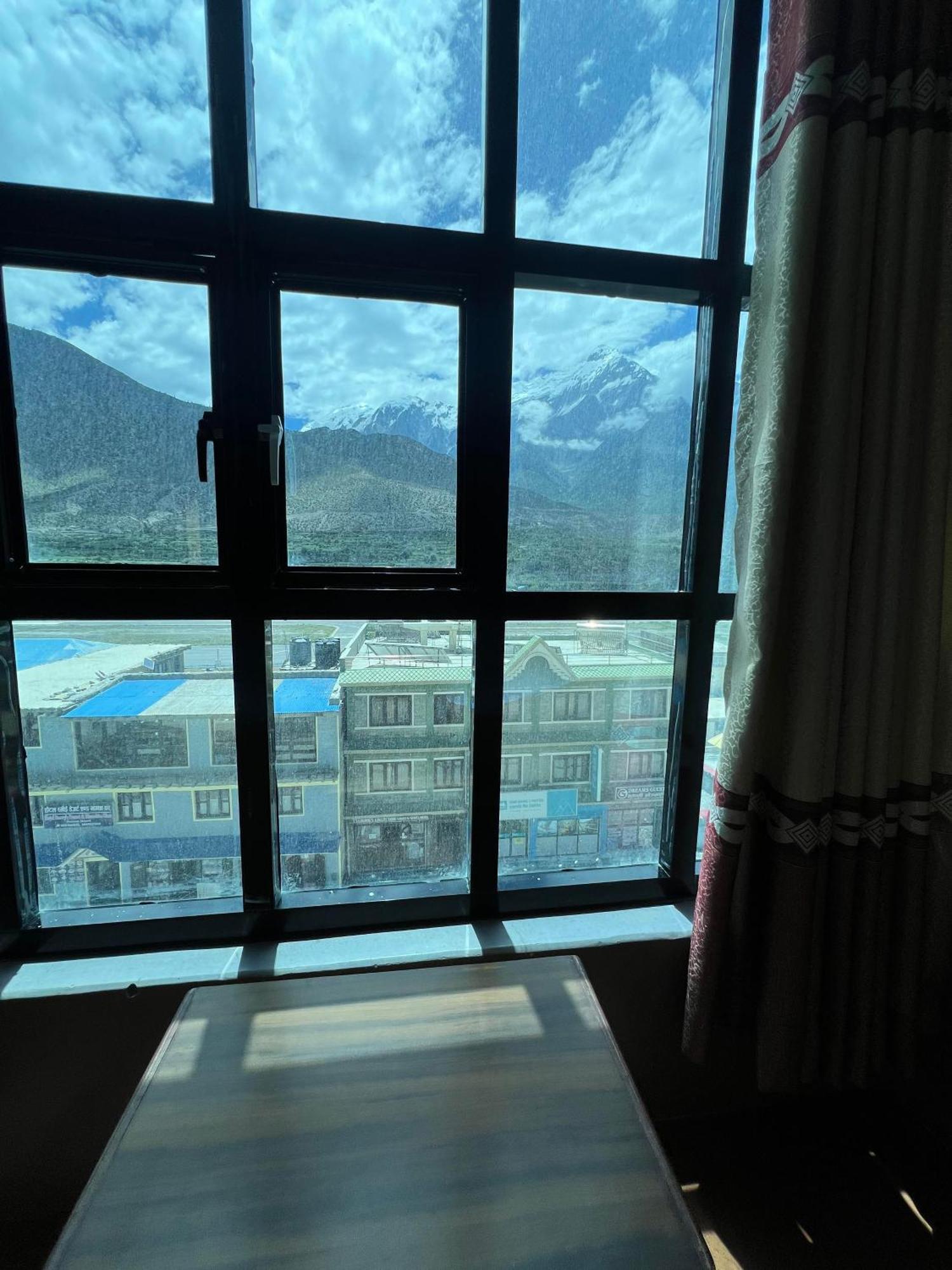 New Neeru Guest House ジョムソム エクステリア 写真